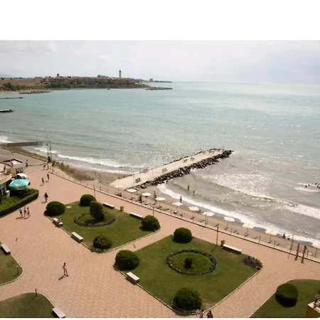 Midia Grand Apartment *